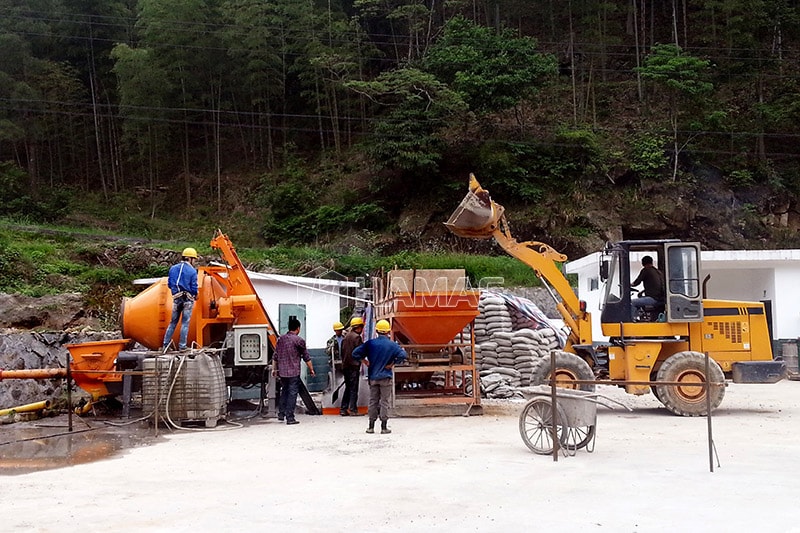 DHBT15 concrete mixer pump works in Myanmar 